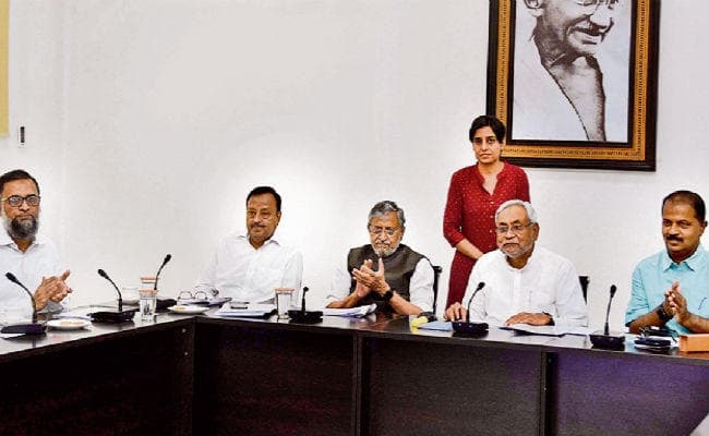 पटना :3.5 लाख राज्यकर्मियों के लिए खुशखबरी, 60 दिनों में होगा सेवा संबंधी शिकायतों का निबटारा