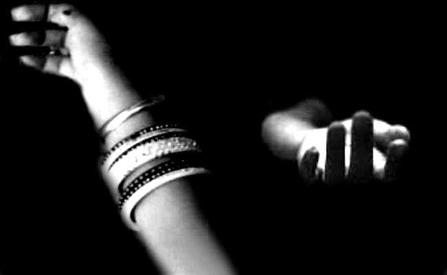 पत्नी के गुजरने का सदमा बर्दाश्त नहीं कर सका पति, ऐसे कहा दुनिया को 'अलविदा'...