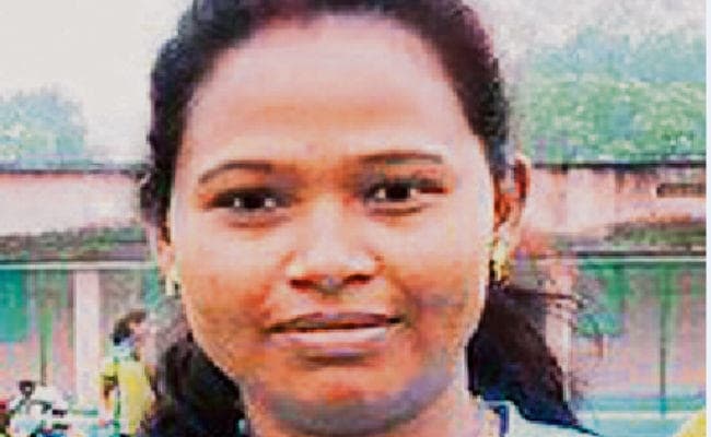 रांची : हॉकी खिलाड़ी असुंता लकड़ा को भी रसीद कटाने के लिए देनी पड़ी घूस