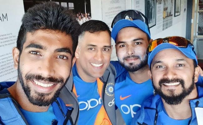 धौनी के धीमे खेलने को लेकर गेंदबाज बुमराह ने कही ये बात