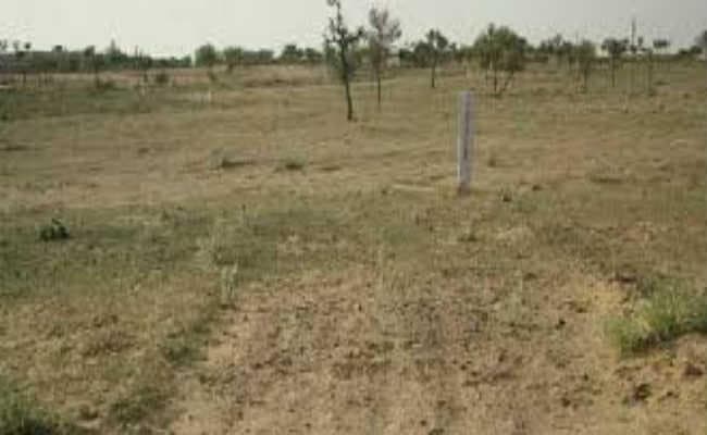 एक जगह जमीन नहीं मिली, तो देवीपुर में 21 प्लॉट के लिए दो एनजीओ के नाम से अलग-अलग दिया आवेदन