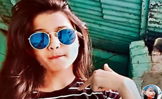 सोशल मीडिया का कमाल: टिक-टिक से कर रहे दुनिया से टॉक