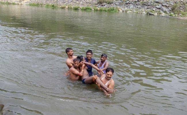 बोकारो : बंद खदान में दोस्‍तों के साथ नहाने गया था शुभम, डूबने से हुई मौत