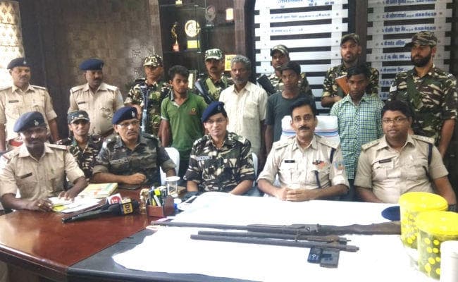 खूंटी : अफीम, डोडा और लोडेड राइफल के साथ चार तस्‍कर गिरफ्तार