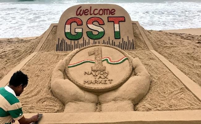 देश में जीएसटी के पूरे होने को हैं दो साल, इन चार बिंदुओं में जानते हैं किसे कितना हुआ फायदा...?