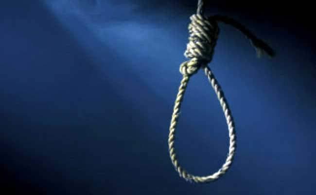जींस-टीशर्ट पहनने से रोका, तो लगा ली फांसी