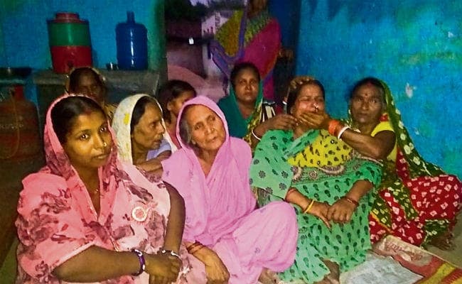 पुणे हादसा : पहले ही बिल्डर को किया था आगाह, मजदूरों के गांवों में नहीं जले चूल्हे, कहीं छिन गया बूढ़ी मां का सहारा