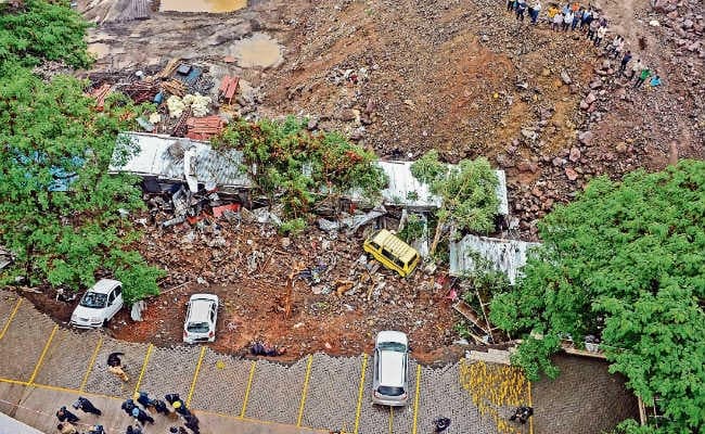 पुणे हादसा : मौत आयी दबे पांव, सूना हो गया घर, रो रहा गांव