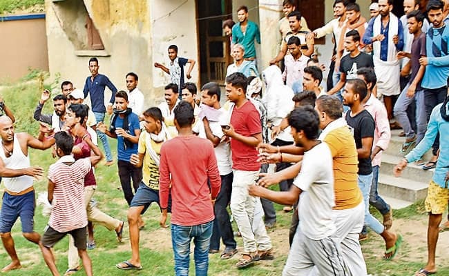 नालंदा : करेंट से बिजली मिस्त्री की मौत के बाद हंगामा, तोड़फोड़