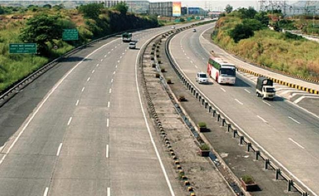 बुनियादी ढांचा क्षेत्र की 340 परियोजनाओं की लागत 3.3 लाख करोड़ रुपये बढ़ी