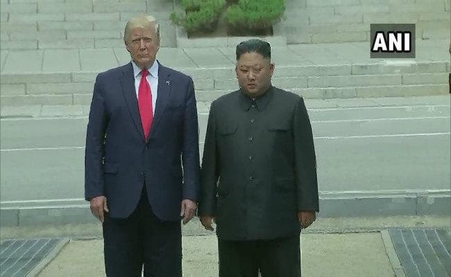 बदला इतिहासः उ. कोरिया की जमीन पर कदम रखने वाले पहले अमेरिकी राष्ट्रपति बने ट्रम्प