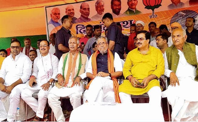 सारण : दिव्यांगों की सेवा मानवता की सेवा : सुशील मोदी