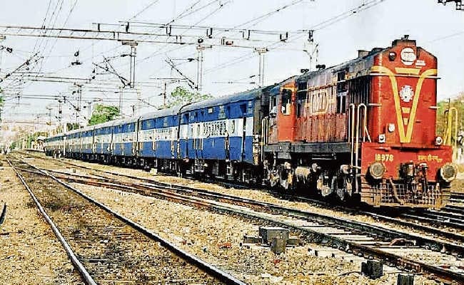 आज से नयी समय सारणी से चलेंगी ये ट्रेनें, जानें