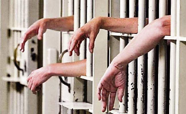 रांची : रेप व मर्डर के आरोपियों के साथ रखे जा रहे हैं छोटे बच्चे, सरकार के पास नहीं है सुरक्षित जगह