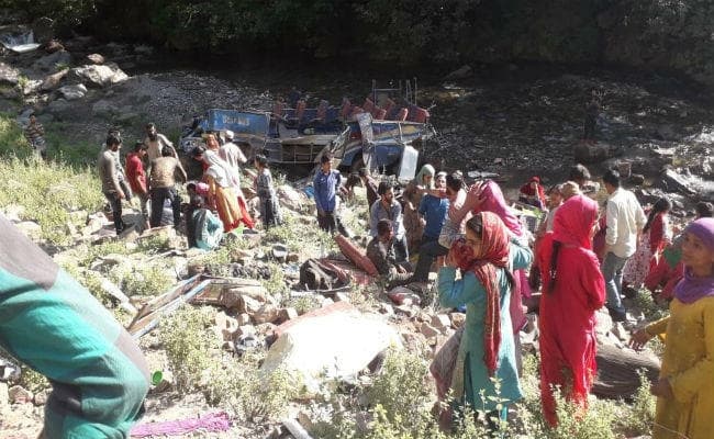 जम्मू-कश्मीर: किश्‍तवाड़ में मिनी बस खाई में गिरी, 35 की मौत, पीएम मोदी ने जताया शोक, मुआवजे का ऐलान