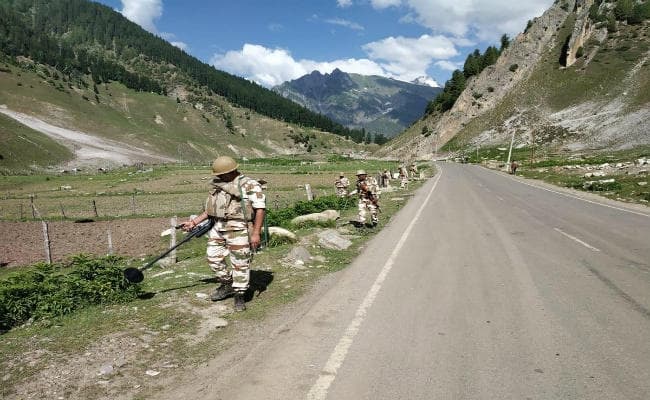 अमरनाथ यात्रा: आधुनिक तकनीक से श्रद्धालुओं के जत्थे की निगरानी, 40 हजार से ज्यादा जवान तैनात