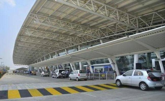 New Tech: एयरपोर्ट पर लंबी चेक-इन प्रक्रिया से मिलेगी निजात, यहां शुरू हुई नयी व्यवस्था