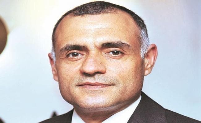 जबरन अवकाश पर भेजे गये रेटिंग एजेंसी इक्रा के एमडी नरेश टक्कर, 5 फीसदी लुढ़का कंपनी का शेयर