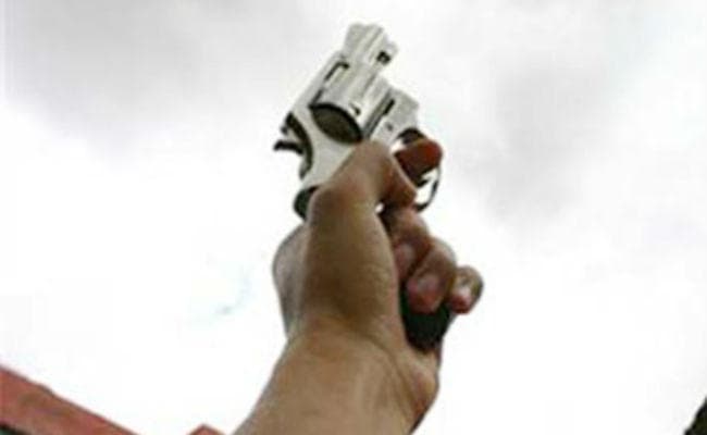 दोनों पक्ष से नौ लोग घायल पुलिस ने की हवाई फायरिंग