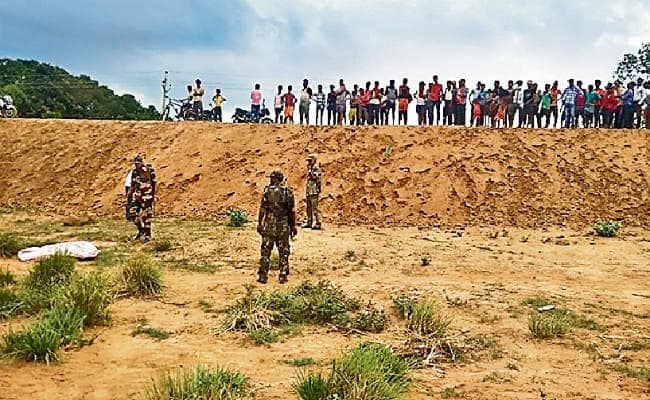 बिहटा : बोरे में मिला किशोरी का अधजला शव