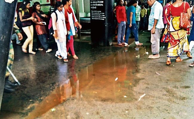 रांची रिम्स का आइसोलेशन वार्ड बदहाल, जहां हो रहा है इलाज वहीं पनप रही बीमारी