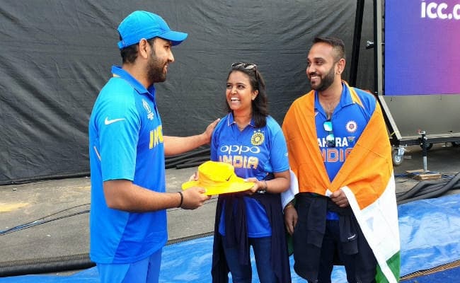 रोहित शर्मा ने मारा ऐसा छक्का कि चोटिल हो गयी फैन, जीत के बाद दिया ”सरप्राइज”