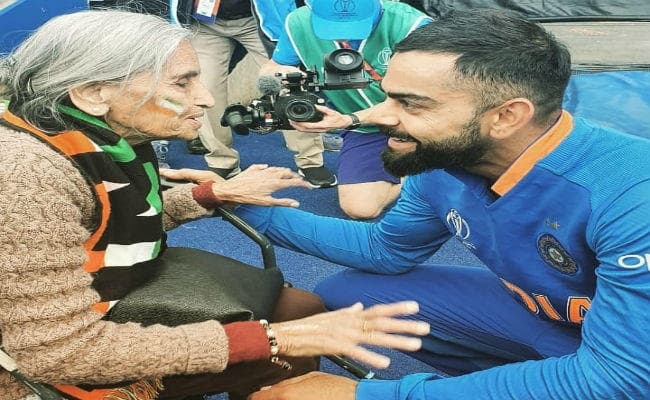 कोहली ने 87 साल की बुजुर्ग महिला प्रशंसक को मैच टिकट देने का किया वादा