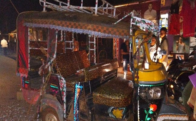 गुमला में अलग-अलग सड़क हादसों में दो लोगों की मौत, 20 घायल