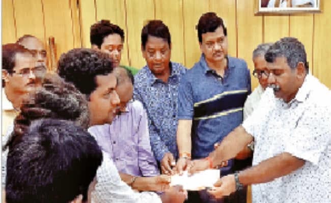 रथयात्रा कमेटियों को 25-25 हजार के चेक