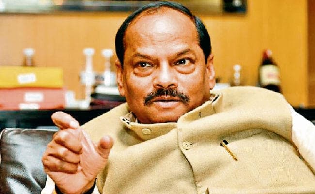 रांची : सीएम रघुवर दास ने कहा-अभियान चलाकर मजदूरों का करें निबंधन, तीन हजार मिलेगी पेंशन