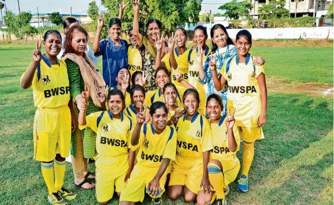 फुटबॉल: मुश्किलों से सीखा लड़ना, समाज की रूढ़ियों को तोड़ आगे बढ़ी बिहार की बेटियां