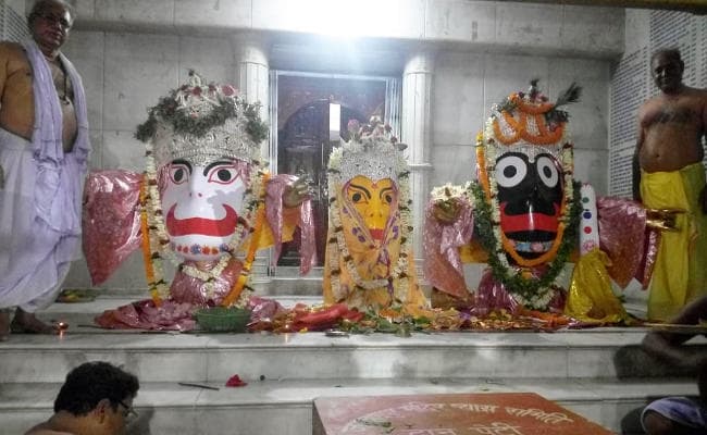 पट खुलते ही मंदिर में उमड़ा भक्तों का सैलाब, आज रथ पर सवार होकर दर्शन देने निकलेंगे भगवान जगन्नाथ
