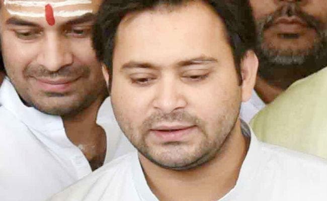 लोकसभा चुनाव में हार की जिम्मेदारी लेते हुए तेजस्वी के इस्तीफा देने की मांग पर गरमायी सियासत, तेजस्वी के मामा बोले...