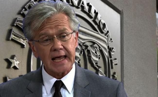 IMF ने आखिरकार कड़ी शर्तों के साथ पाकिस्तान को दे ही दिया 6 अरब डॉलर का कर्ज