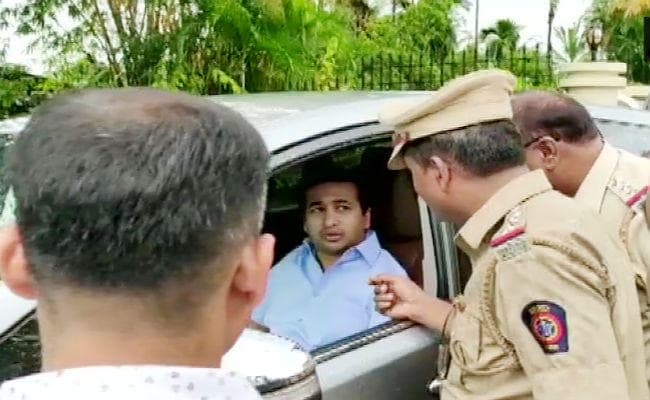 इंजिनियर पर कीचड़ से हमला करने वाले कांग्रेसी विधायक ने किया सरेंडर, 50 समर्थकों पर भी केस दर्ज