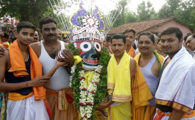 खरसावां : हजारों भक्तों ने खींची आस्था की डोर, रथ पर सवार हो गुंड़िचा मंदिर पहुंचे भगवान जगन्‍नाथ