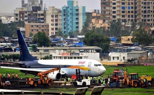 शुक्रवार तक हटाया जा सकता है स्पाइसजेट का फंसा विमान, सोमवार को बारिश में रनवे से गया था फिसल