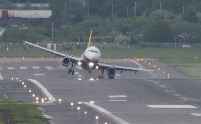 पटना : खराबी से विमान की हुई रफ लैंडिंग