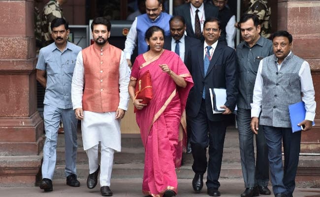 Budget 2019 : रेलवे आधारभूत ढांचे को 2030 तक 50 लाख करोड़ रुपये के निवेश की आवश्यकता : वित्त मंत्री