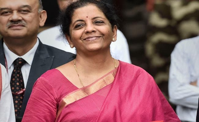 केंद्रीय बजट पेश करने वाली दूसरी महिला बनीं निर्मला सीतारमण