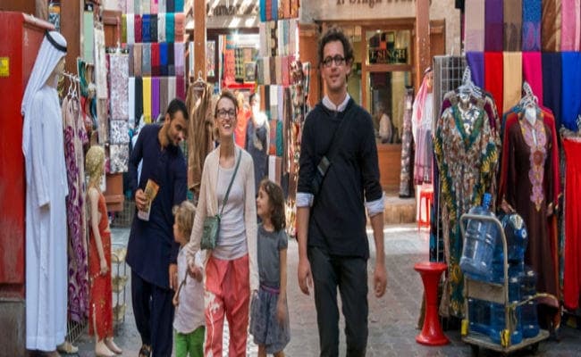 यूएई पर्यटकों को देगा मुफ्त सिम कार्ड और 20 एमबी डेटा