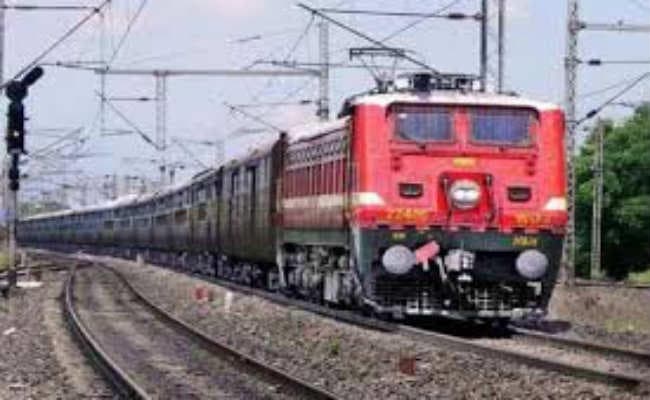 #Budget2019 : आउटर पर खड़ी है नये भारत की नयी रेल