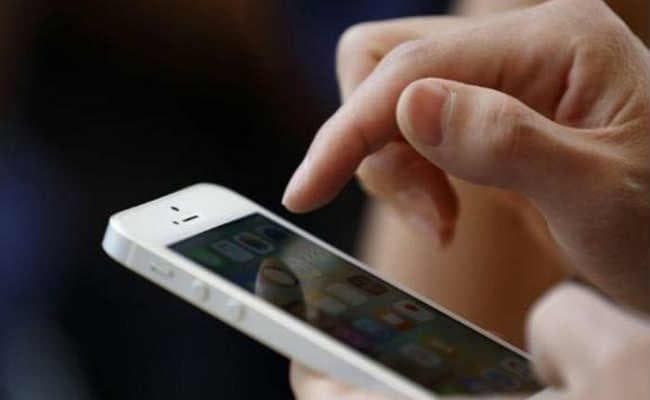 अश्लील फोटो टैग कर छात्राओं को युवक कर रहा है परेशान, थाना में शिकायत