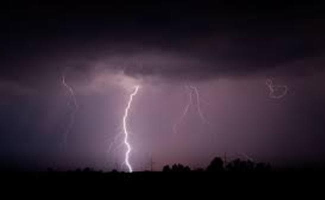 गढ़वा में वज्रपात से तीन मरे, रांची, बोकारो, गुमला, हजारीबाग, खूंटी और रामगढ़ में भारी बारिश की चेतावनी