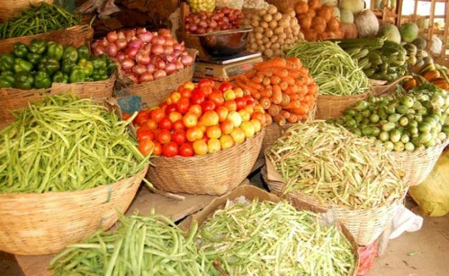 किचेन का बजट गड़बड़ाया, थाली से गायब होने लगीं सब्जियां