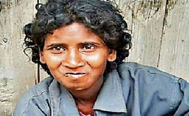 गुमला : फूल कुमारी के परिजन को ढूंढ निकाला छात्रा अमृता ने