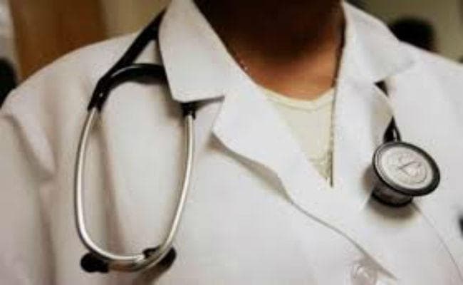 डॉक्टर और मरीज की रस्साकशी