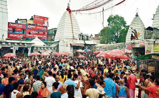 देवघर : बाबाधाम पहुंचने लगे भक्त, साठ हजार ने किया जलार्पण