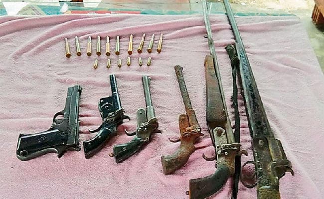 समस्तीपुर : छह हथियारों के साथ चार शातिर धराये