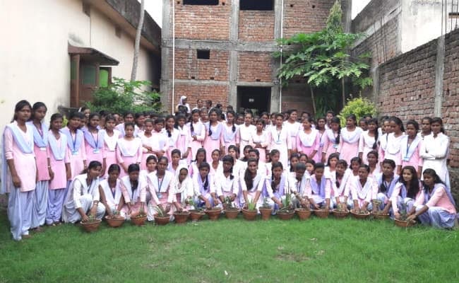 बड़कागांव : कौटिल्य महिला कॉलेज में ''प्रभात खबर'' का जल संरक्षण कार्यक्रम